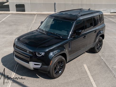 Used 2023 Land Rover Defender 110 S image 14