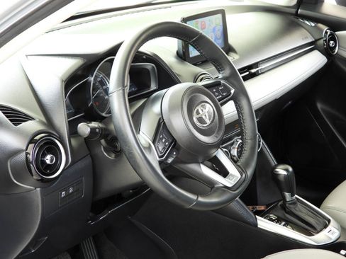 Used 2020 Toyota Yaris XLE FWD image 43