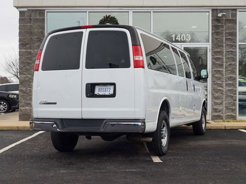 Used 2020 Chevrolet Express 3500 LT w/ LT Preferred Equipment Group RWD image 4