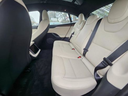 Used 2022 Tesla Model S AWD image 44