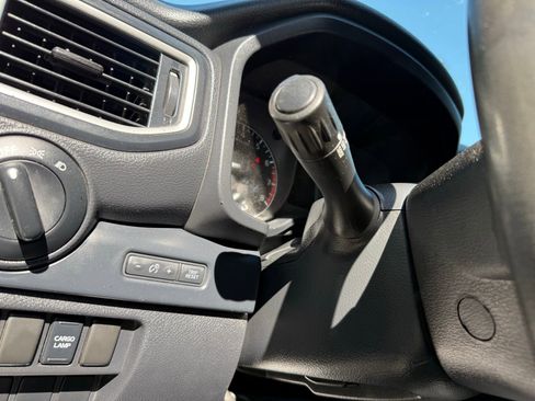 Used 2017 Nissan Titan S image 26