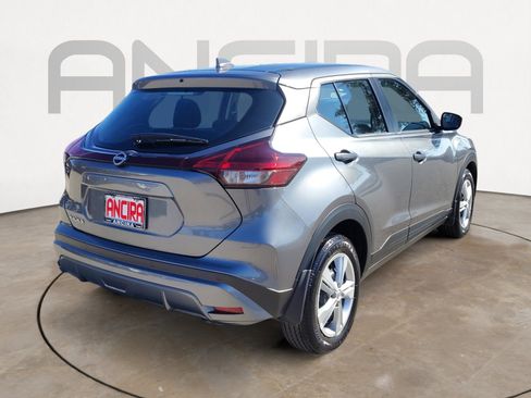 Certified 2025 Nissan Kicks Play S image 12