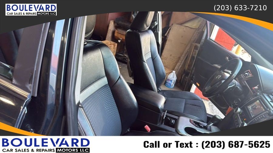 Used 2012 Toyota Camry SE FWD image 31
