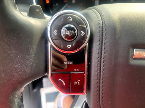 Used 2014 Land Rover Range Rover HSE image 17