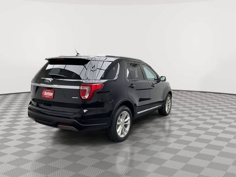 Used 2019 Ford Explorer XLT w/ Equipment Group 202A AWD/4WD image 43