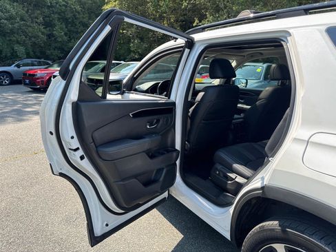 Used 2023 Honda Pilot Touring image 28