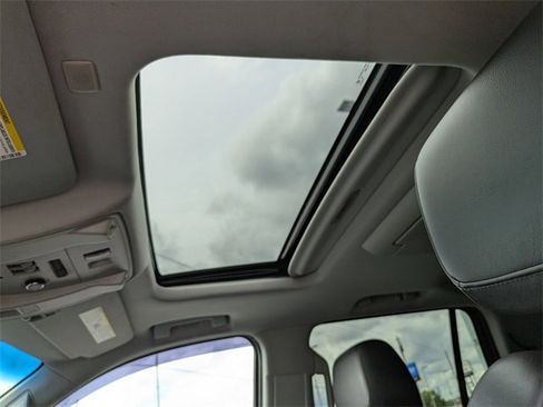 Used 2017 Cadillac Escalade Premium Luxury image 23