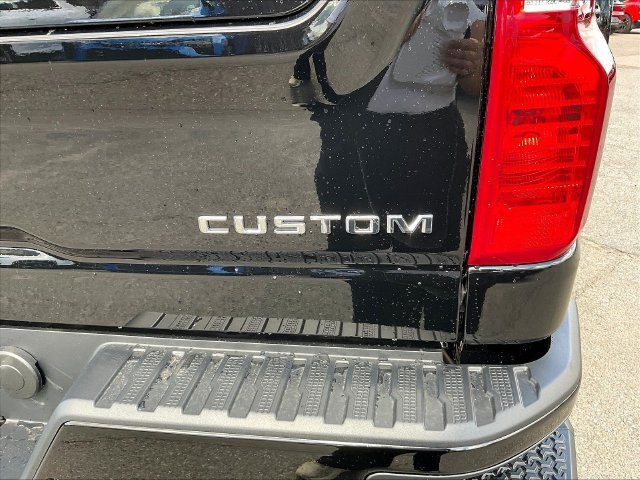 New 2026 Chevrolet Silverado 2500 Custom w/ Custom Value Package AWD/4WD image 11