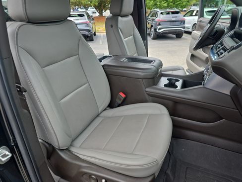 Used 2022 GMC Yukon XL SLT w/ SLT Luxury Package AWD/4WD image 10