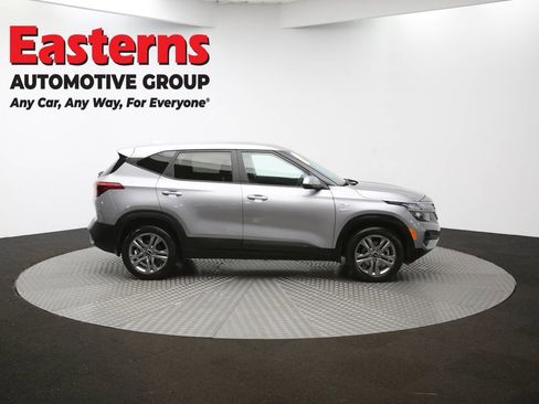 Used 2023 Kia Seltos LX image 47