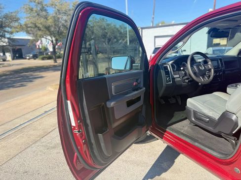 Used 2014 RAM 1500 Express RWD image 9