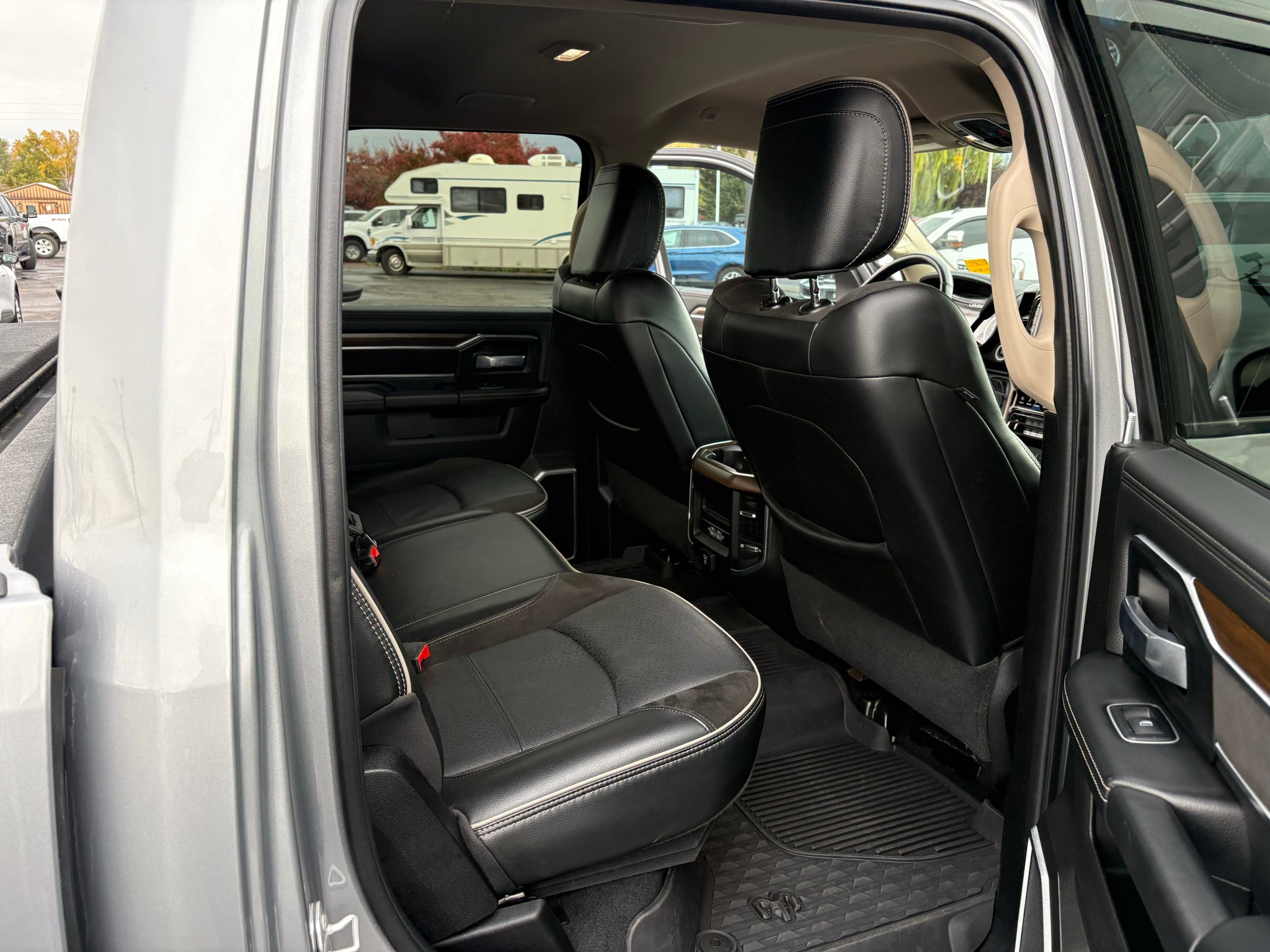 Used 2022 RAM 3500 Laramie AWD/4WD image 23