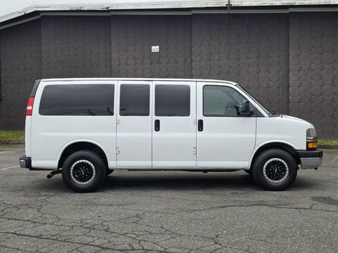 Used 2013 Chevrolet Express 2500 LT w/ LT Preferred Equipment Group image 4