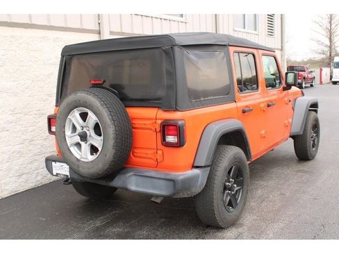 Used 2019 Jeep Wrangler Unlimited Sport S AWD/4WD image 3