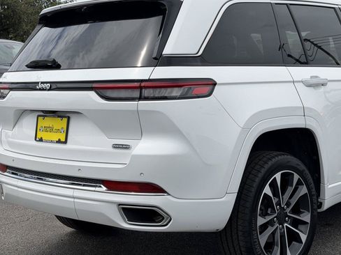 Used 2023 Jeep Grand Cherokee Overland w/ Luxury Tech Group IV RWD image 11