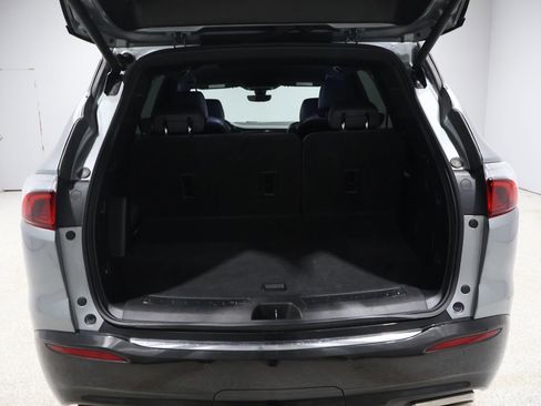 Used 2024 Buick Enclave Premium image 11