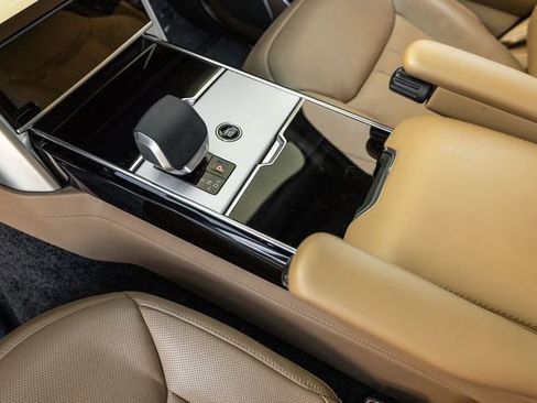 Used 2025 Land Rover Range Rover Autobiography AWD/4WD image 11