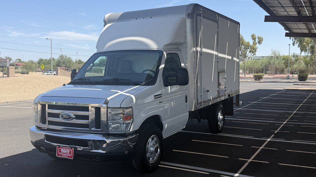 Used 2010 Ford E-350 and Econoline 350 Super Duty RWD image 12