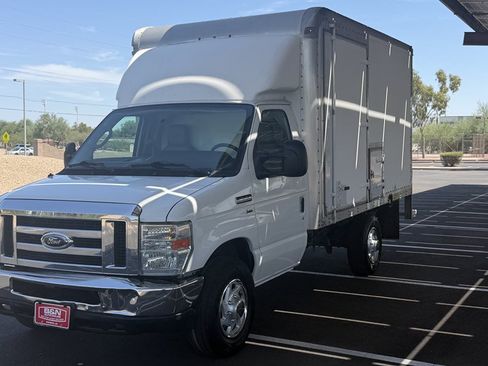 Used 2010 Ford E-350 and Econoline 350 Super Duty RWD image 12