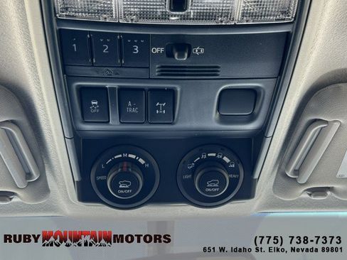 Used 2019 Toyota 4Runner TRD Off-Road Premium AWD/4WD image 19