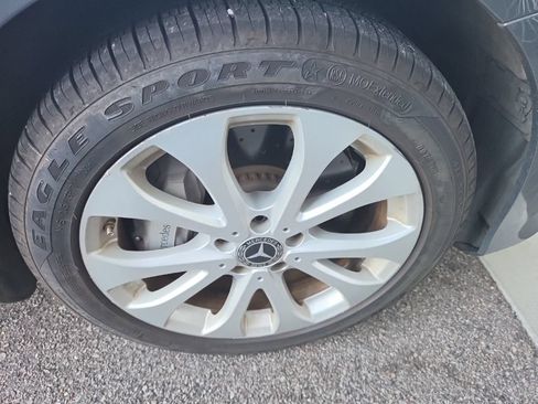Used 2018 Mercedes-Benz E 400 4MATIC Wagon image 13