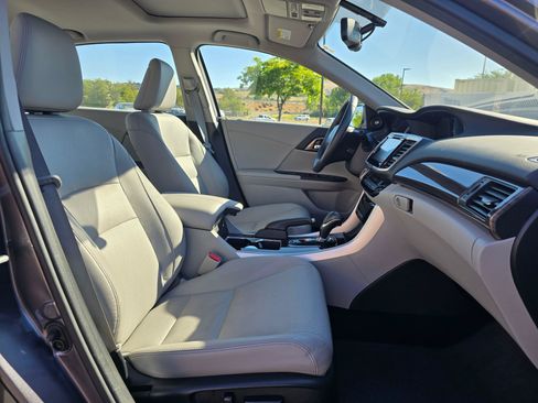Used 2017 Honda Accord EX-L image 14