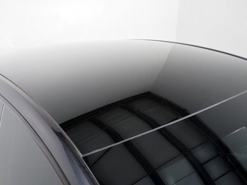 Used 2024 Tesla Model Y Performance image 5