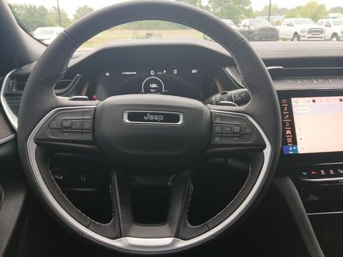 New 2026 Jeep Grand Cherokee Altitude image 16