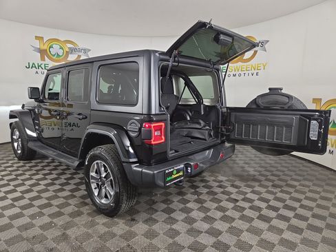 Used 2022 Jeep Wrangler Unlimited Sahara w/ LED Lighting Group image 32