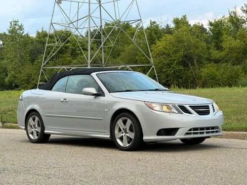 Used 2009 Saab 9-3 2.0T FWD image 1