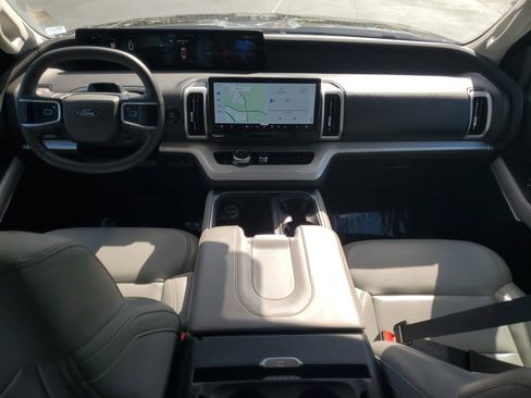 Certified 2025 Ford Expedition Active image 16