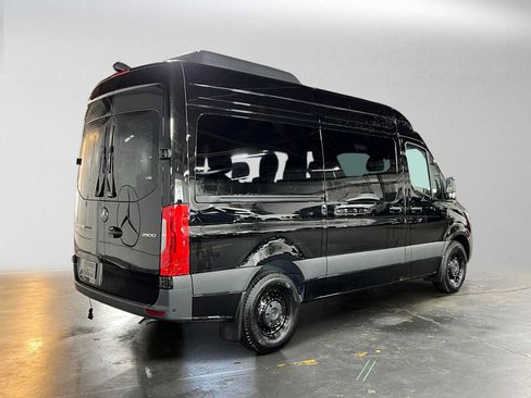 Used 2025 Mercedes-Benz Sprinter 2500 image 3