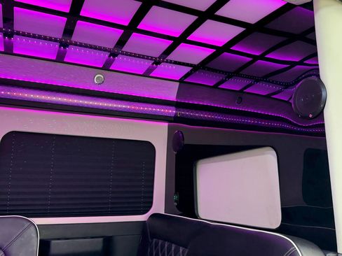 Used 2023 Mercedes-Benz Sprinter 3500 image 48