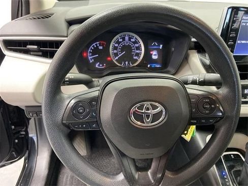 Used 2020 Toyota Corolla LE image 15