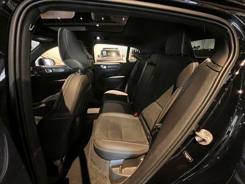 Used 2023 Volvo C40 P8 Recharge Ultimate image 12