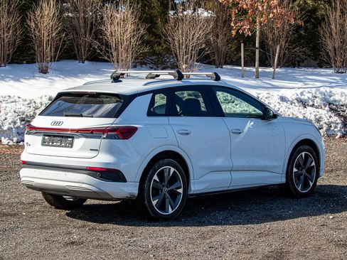 Used 2022 Audi Q4 e-tron Premium Plus image 8