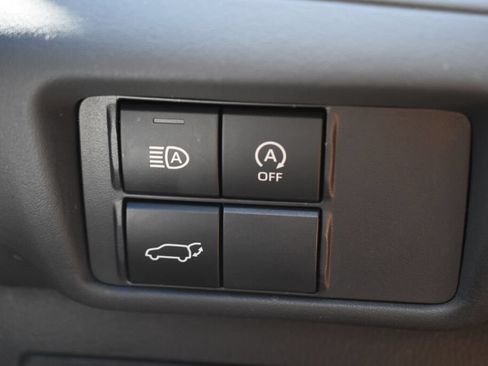 Used 2023 Toyota Highlander XLE AWD/4WD image 14
