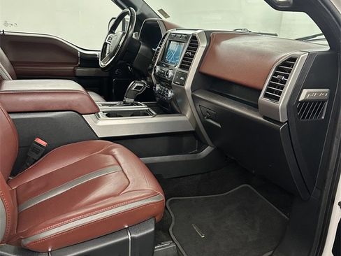 Used 2018 Ford F150 Platinum w/ Equipment Group 701A Luxury image 40