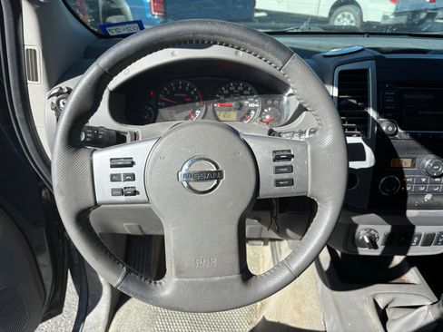 Used 2016 Nissan Frontier SV w/ Moonroof Package AWD/4WD image 11