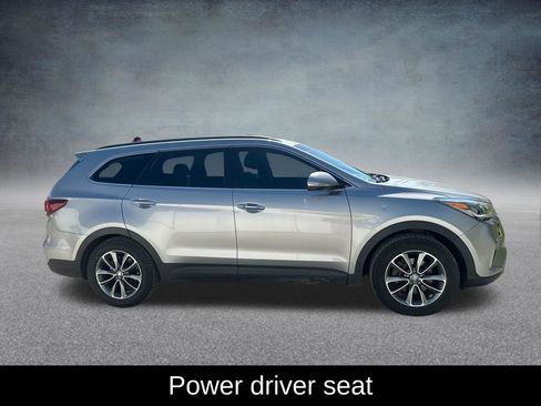 Used 2019 Hyundai Santa Fe XL SE w/ SE Premium Package 02 FWD image 4
