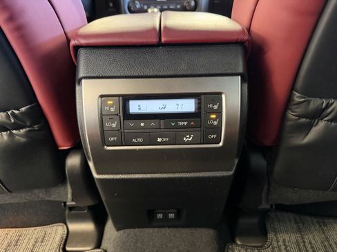 Used 2023 Lexus GX 460 Premium image 44