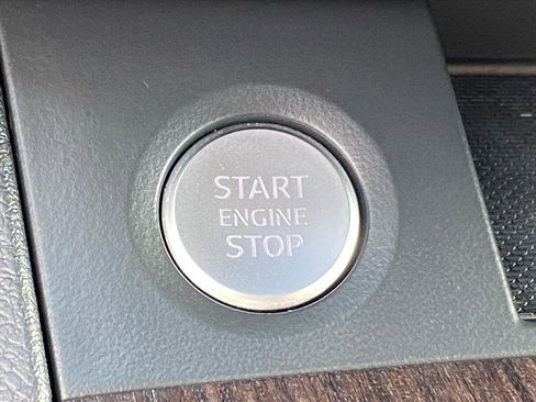 Used 2023 Audi Q5 2.0T Premium w/ Convenience Package image 18