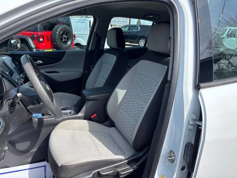 Used 2019 Chevrolet Equinox LS image 13