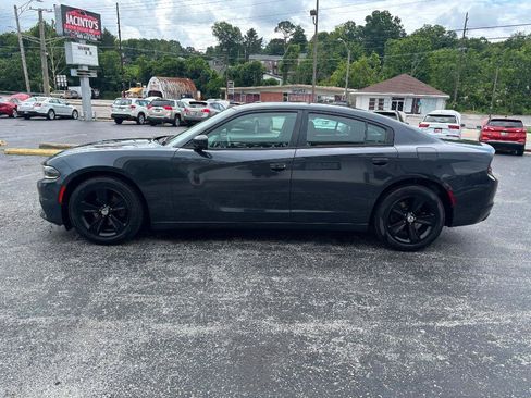 Used 2016 Dodge Charger SXT w/ Navigation & Travel Group RWD image 2
