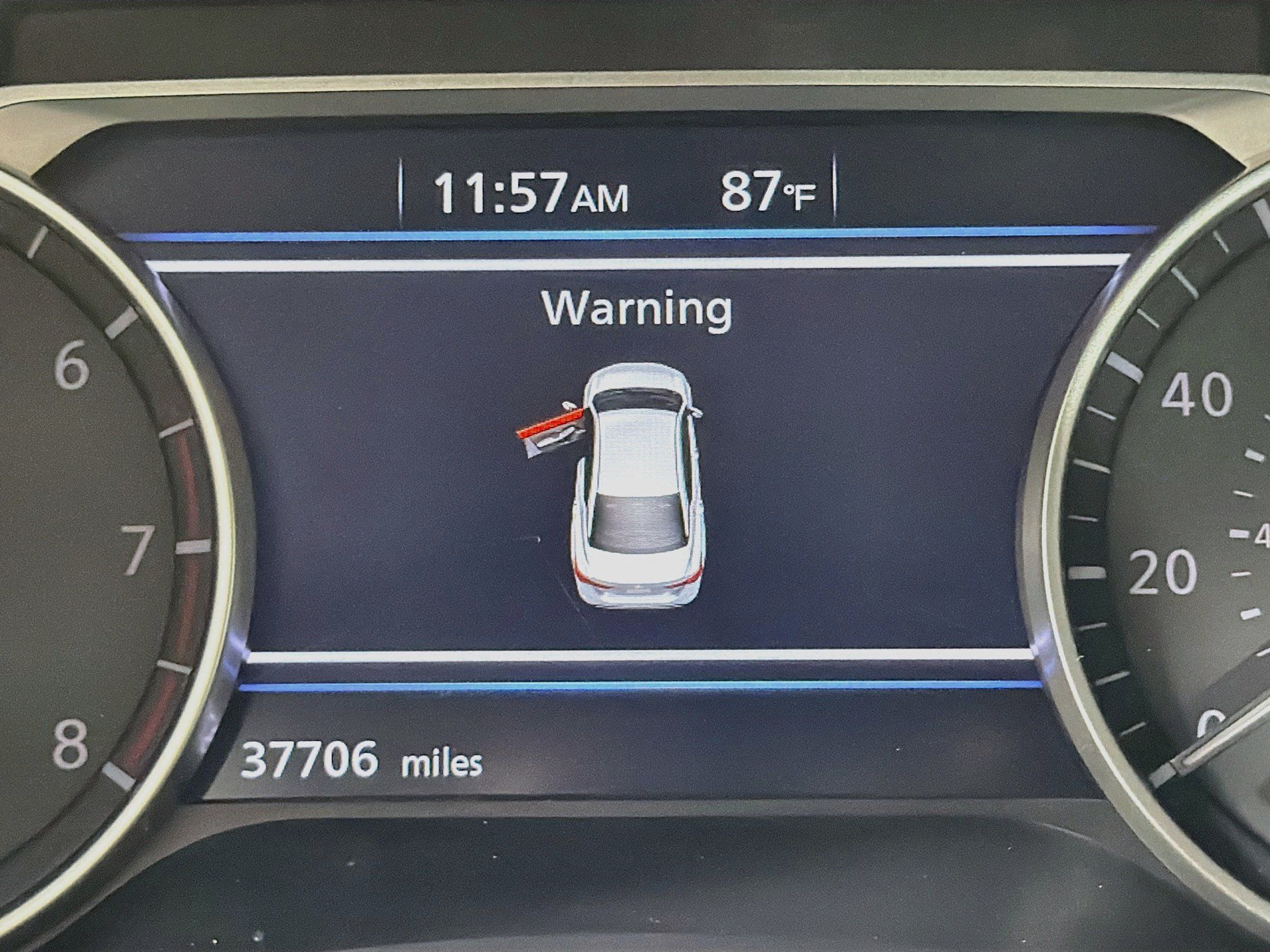 Used 2025 Nissan Sentra SR FWD image 18