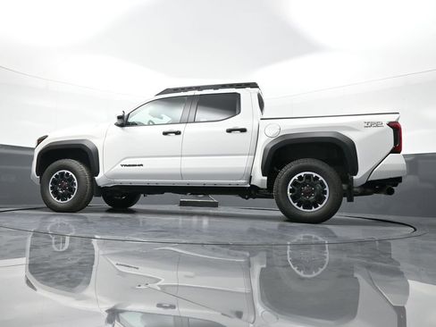 New 2024 Toyota Tacoma TRD Off-Road image 30