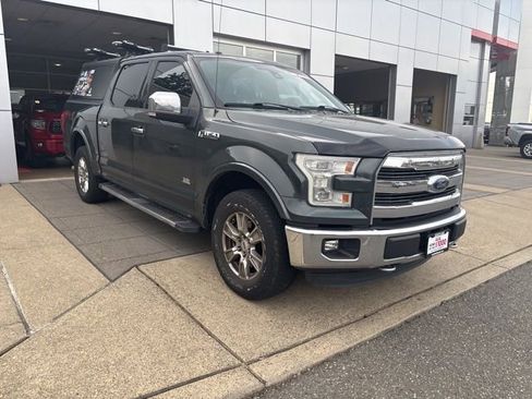 Used 2015 Ford F150 Lariat w/ Equipment Group 502A Luxury image 3