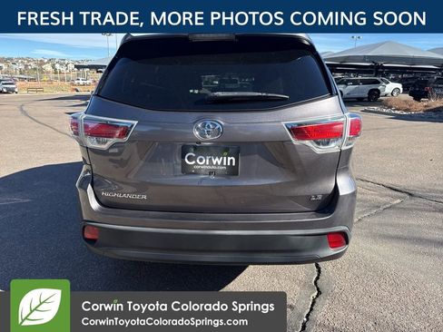 Used 2015 Toyota Highlander LE image 6