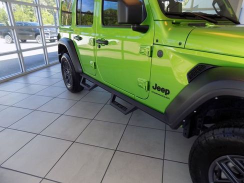 Certified 2025 Jeep Wrangler Unlimited Sport AWD/4WD image 31