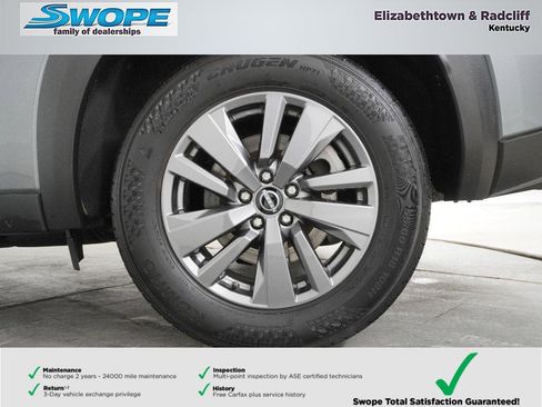 Used 2025 Nissan Pathfinder SV image 27